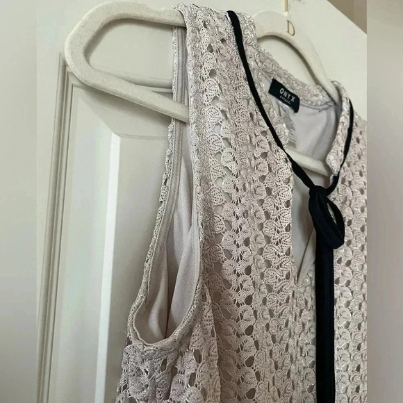 Onyx Apparel Polyester Stand Out Sleeveless Top Women's sz Medium - Picture 4 of 15